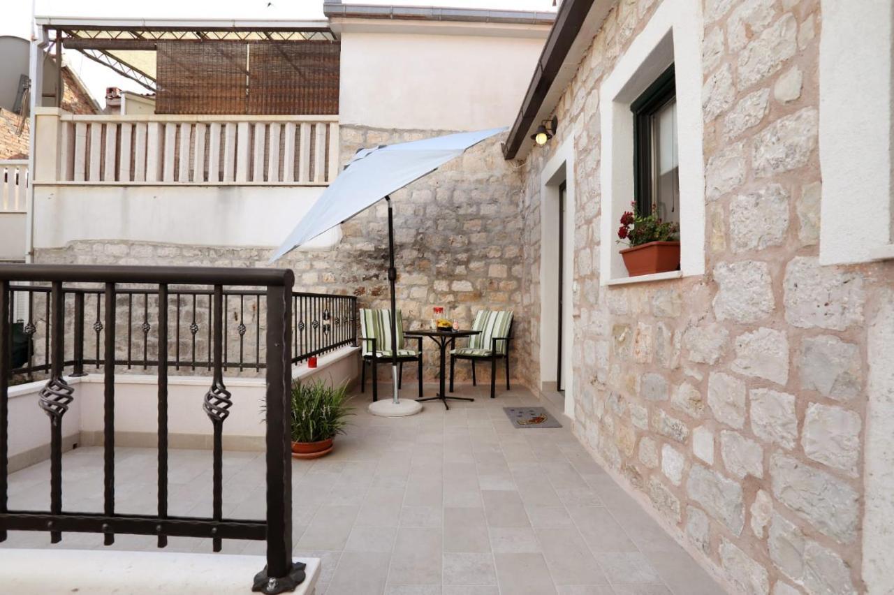 Studio apartman Mihaella Kastela Bagian luar foto