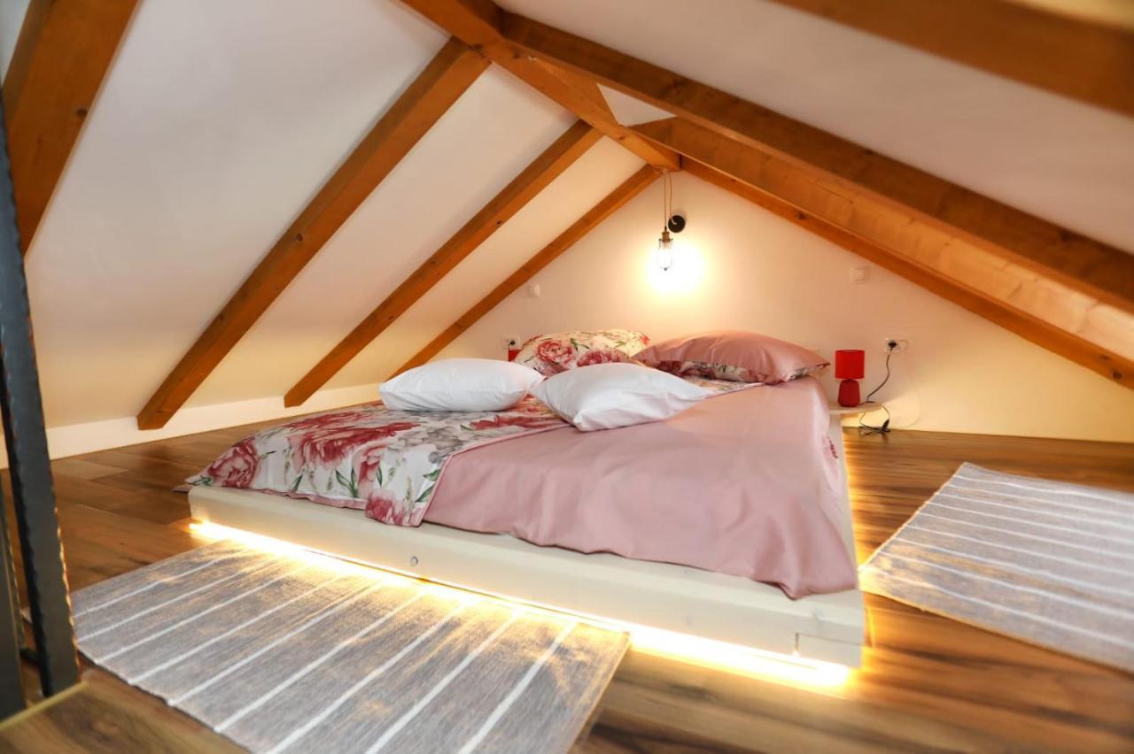 Studio apartman Mihaella Kastela Bagian luar foto