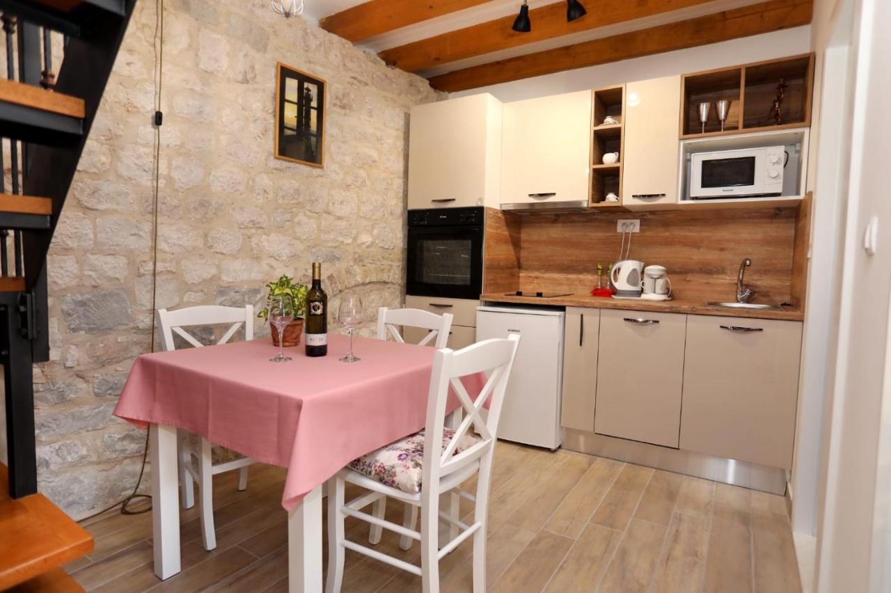 Studio apartman Mihaella Kastela Bagian luar foto