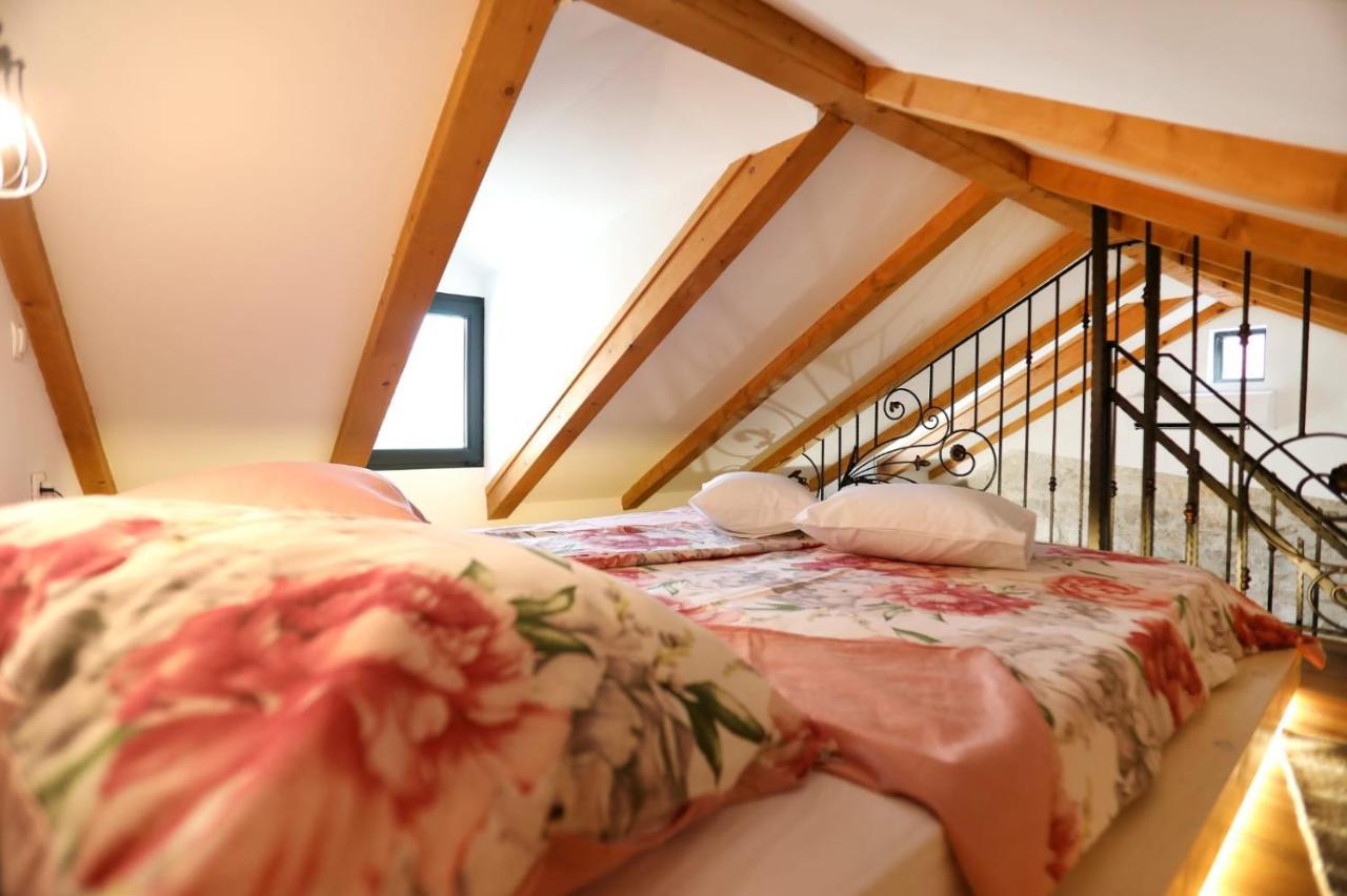 Studio apartman Mihaella Kastela Bagian luar foto