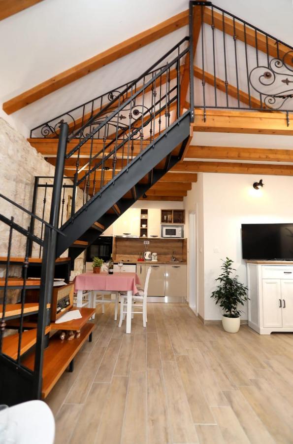 Studio apartman Mihaella Kastela Bagian luar foto