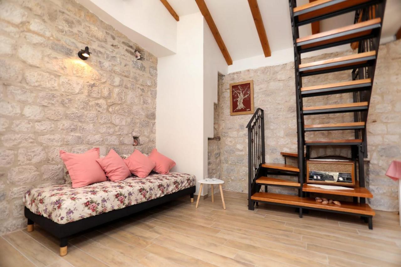 Studio apartman Mihaella Kastela Bagian luar foto